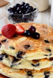 Blueberry-buttermilk-pancakes-recipe